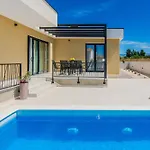 Caelora * Privlaka (Zadar)