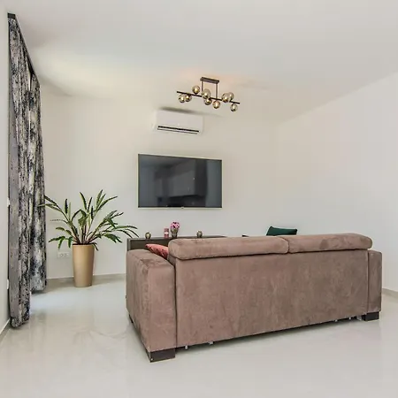 Villa Caelora *