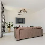Villa Caelora *