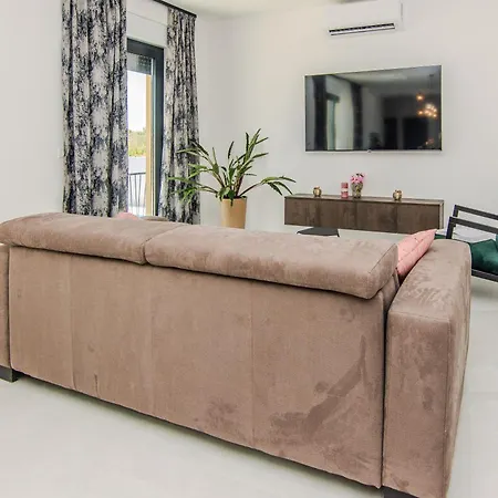 Caelora Villa *