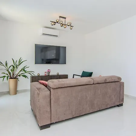 Caelora * Privlaka (Zadar)