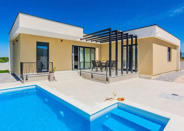 Caelora Villa