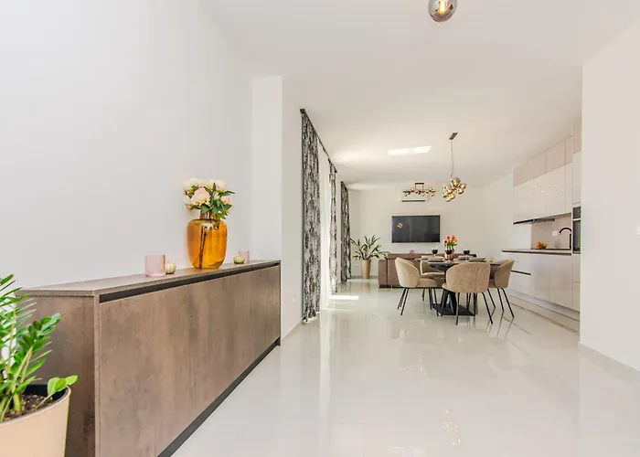 Caelora פריבלאקה