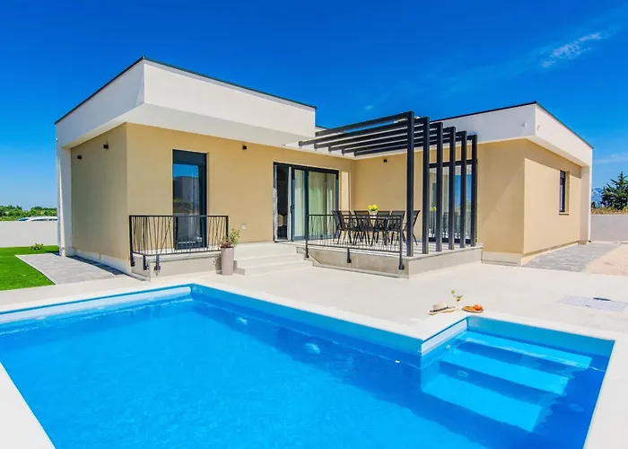 Caelora Villa