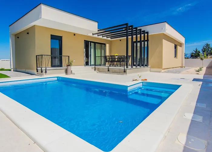 Caelora Villa